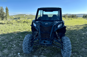 2023 Can-Am Maverick Sport 1000 Front